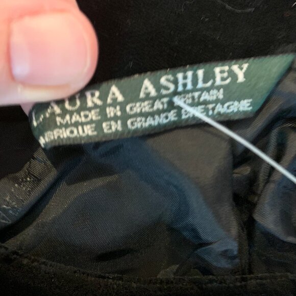 NWT Laura Ashley black velvet evening jacket US 8 - Picture 8 of 8